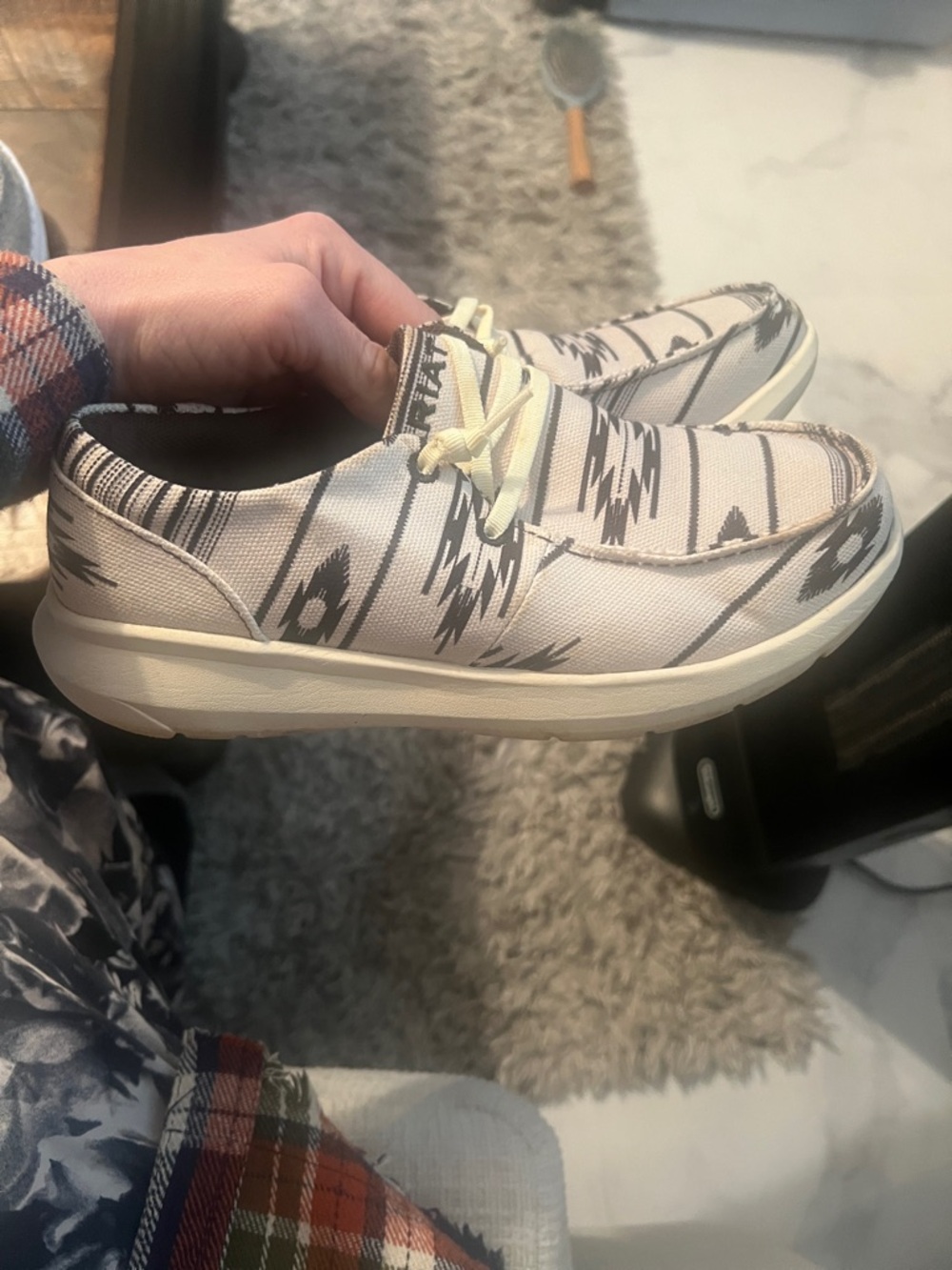 Casual Slip-On Men’s Shoes in Cream with Aztec Print